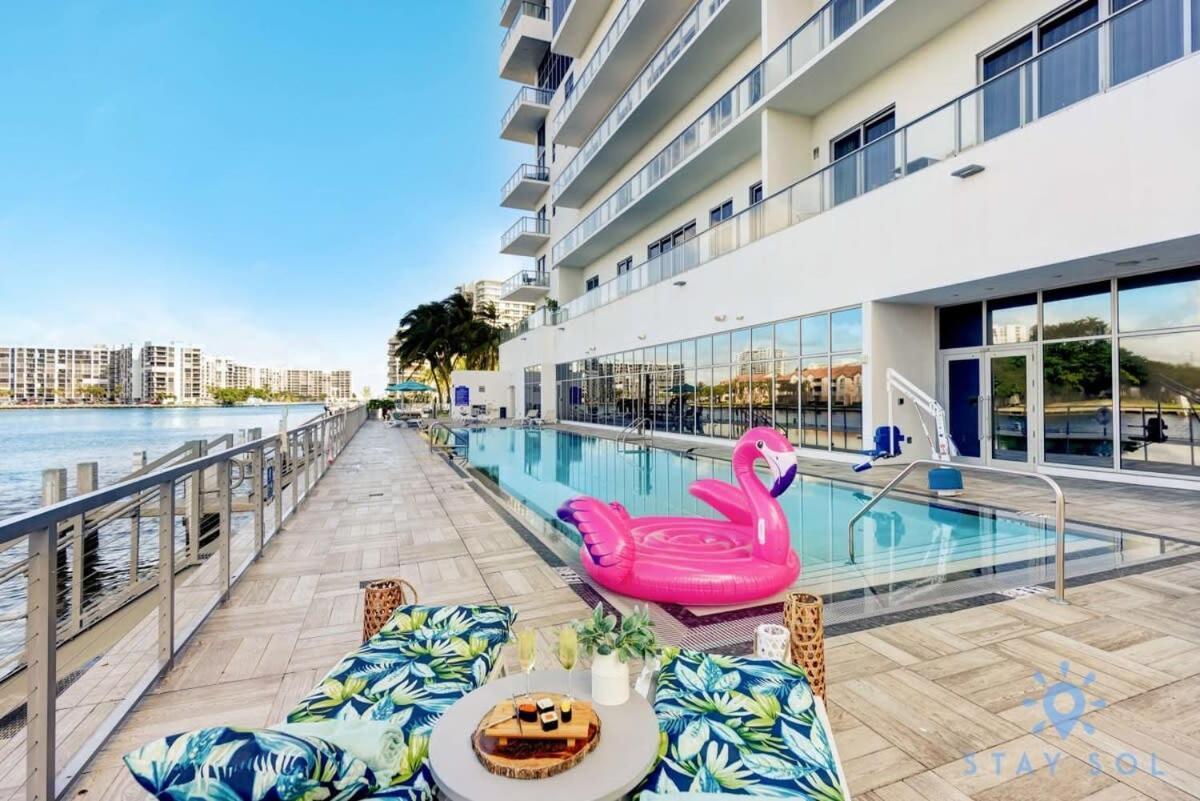 Luxury With Stunning View, Balcony, Amazing Pools Daire Hollywood Dış mekan fotoğraf